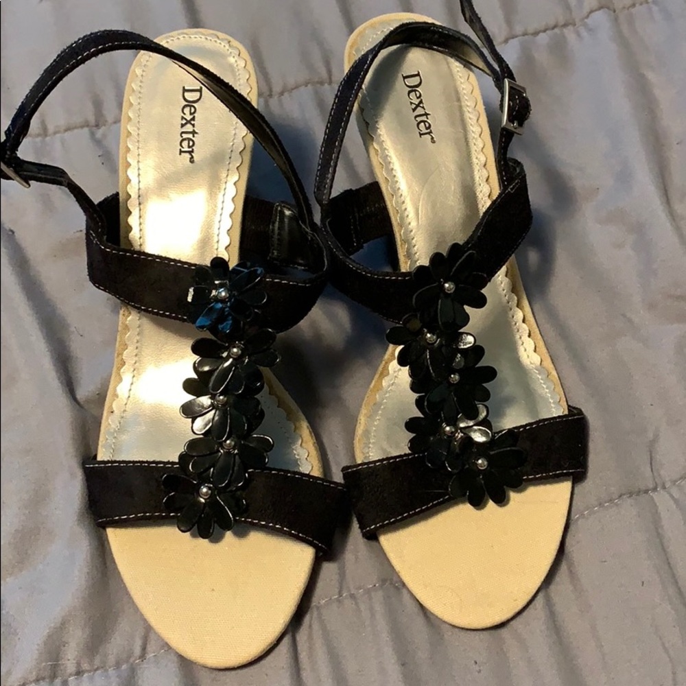 Black Flower Wedges